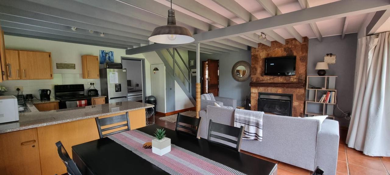 Dullvino Cottage No 15 At Critchley Dullstroom Bagian luar foto